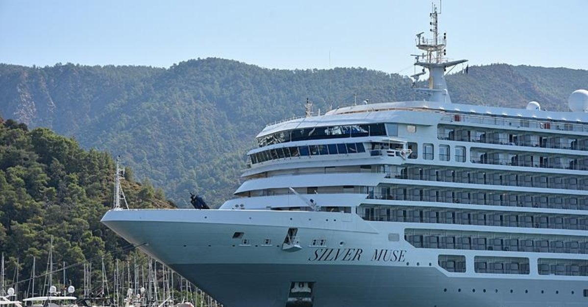 Dev kruvaziyer Muğla Marmaris'te!