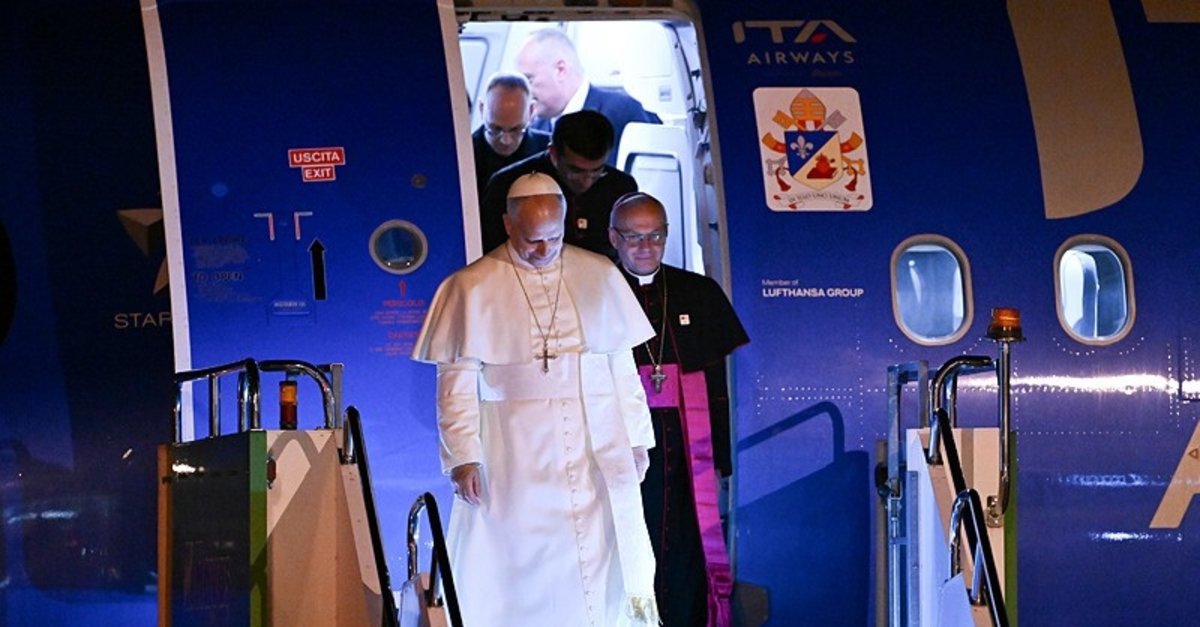 Papa 14. Leo İstanbul’a geldi