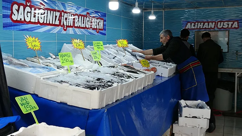 tezgahlarda-balik-bollugu-balik-tezgahlarinda-en-cok-o-satiliyor-en-cok-satilan-balik-ne-1793451098947.png