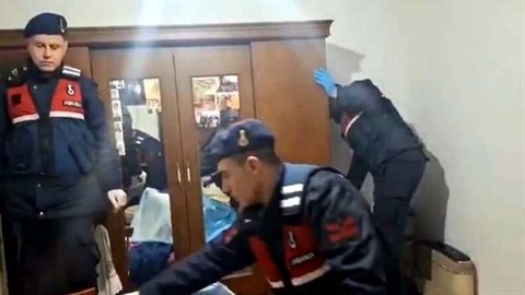 Çanakkale’de FETÖ operasyonu: 8 ayrı suçtan aranan şüpheli yakalandı