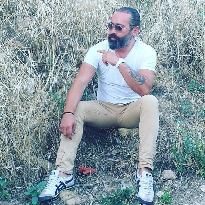 Sanat dünyasının acı günü! Çanakkale’de müzisyen Gökhan Yılmaz aracıyla uçuruma yuvarlandı