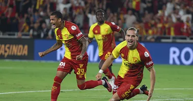 Göztepe tam kadro