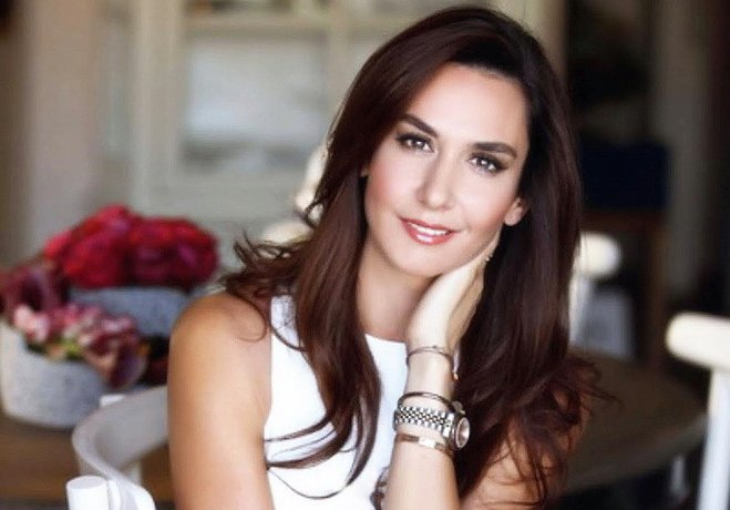 Ayse Tolga Izmirlilere Sirlarini Verecek Sarmasik Haberleri