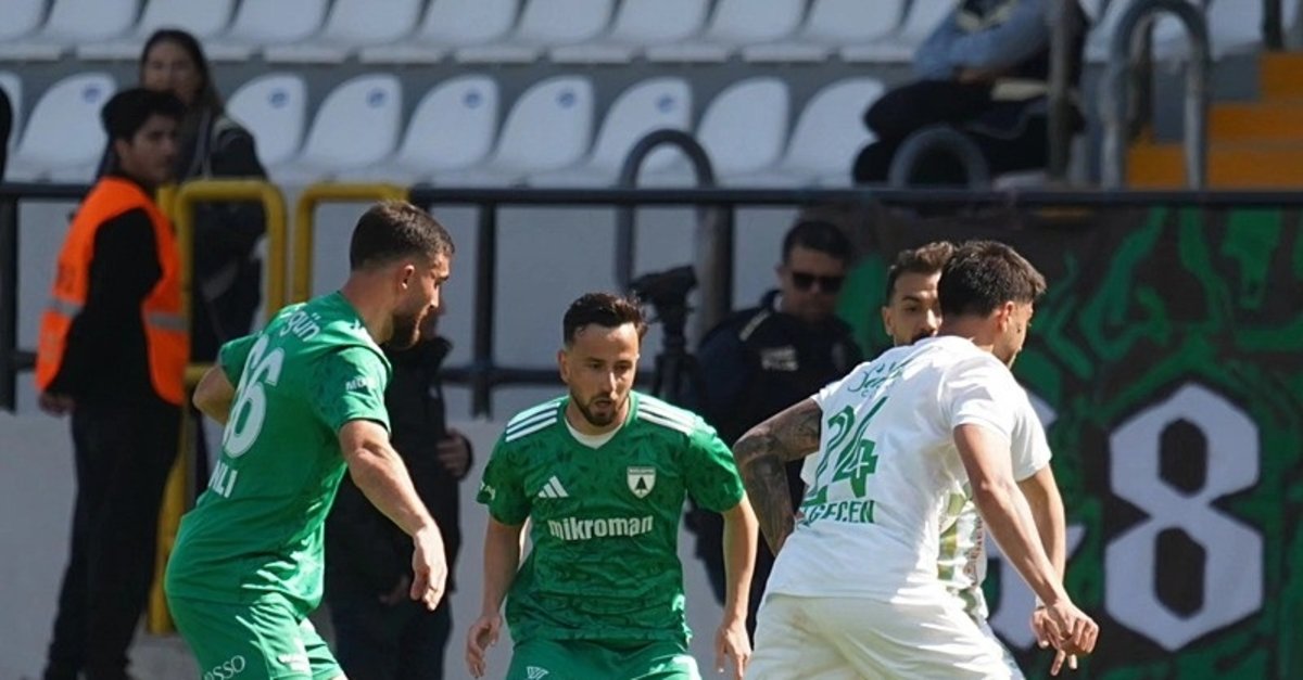 Muğla evinde takıldı