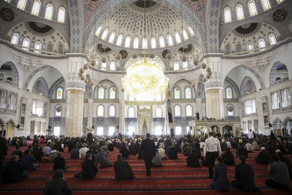 Miraç Kandili 2019 yılında ne zaman? Kandilde hangi ibadetler yapılır?