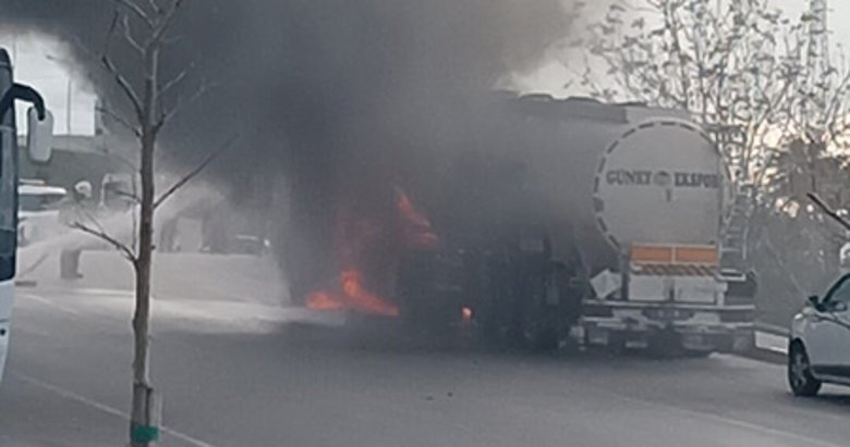 İzmir’de faciadan dönüldü! Yağ yüklü tanker alev aldı