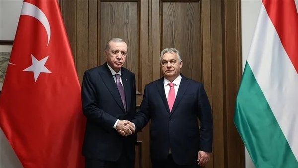 macaristan-basbakani-orban-baskan-erdoganin-davetine-icabet-etti-turkiyeye-geliyor-1765125893041.jpeg