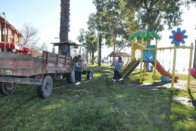 Muğla’da su taşkınından etkilenen vatandaşların yaraları sarılıyor