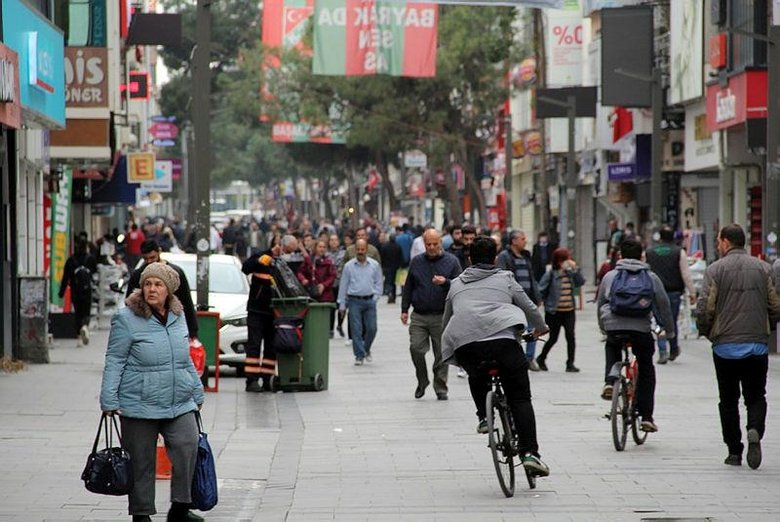Evde Kalin Cagrilarina Ragmen Izmir Deki Yogunluk Goze Carpti Izmir Haberleri
