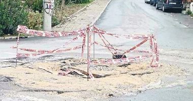 Gürçeşme’nin bozulan asfaltı vatandaşı kızdırdı