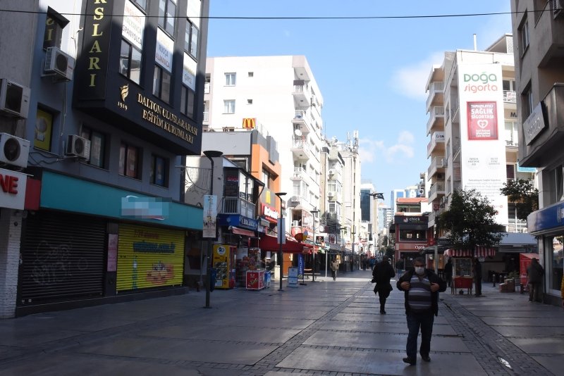 İzmir’in en yoğun bölgelerinde koronavirüs sakinliği