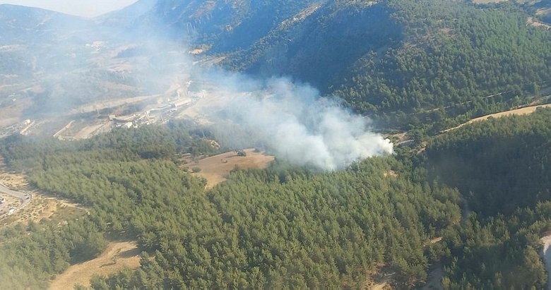 İzmir Kınık’ta orman yangını: Havadan karadan müdahale