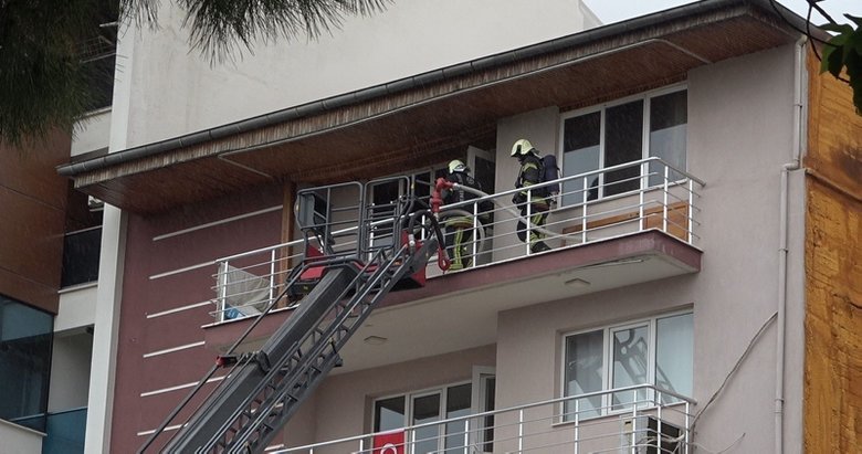 Denizli’de bir apartmanda çıkan yangın paniğe neden oldu