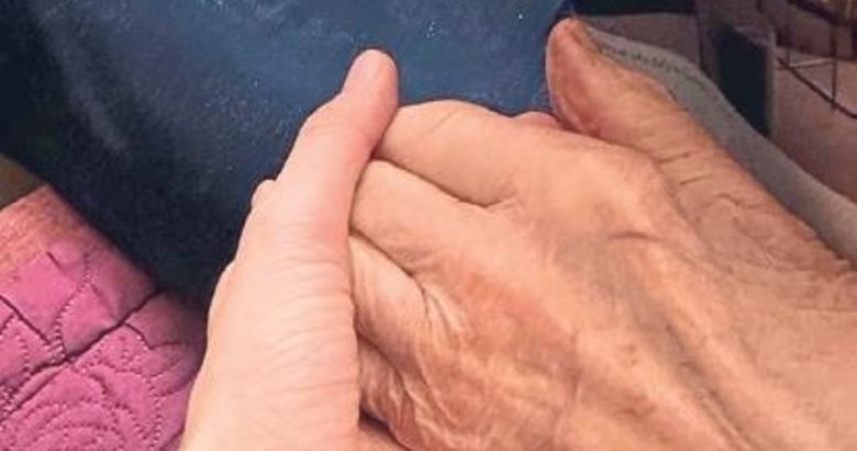 Ünlü oyuncu Yıldız Çağrı Atiksoy’dan acı haber