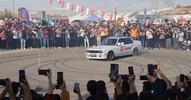 Denizli’de binlerce kişi izledi! Telefonlara sarıldılar