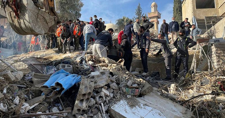 İsrail Şam’a saldırdı 4 Devrim Muhafızı öldü