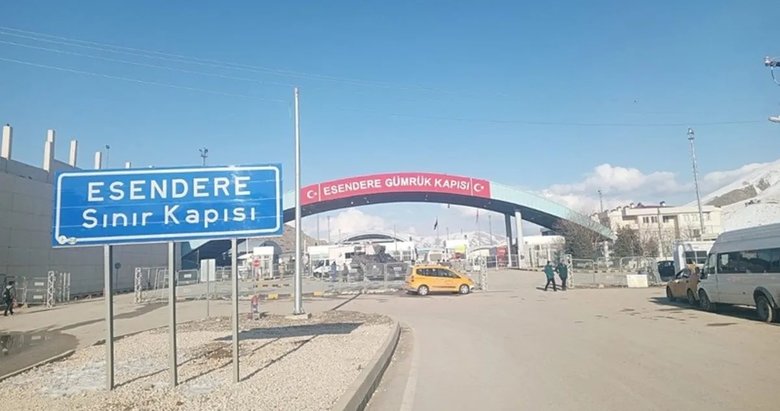 Türkiye-İran sınırındaki gümrük kapılarında günübirlik yolcu geçişleri durduruldu