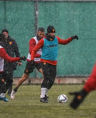 altay-ve-goztepe-bugun-cok-kritik-musabakalara-cikiyor-1647025138018.jpeg