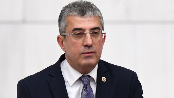son-dakika-chpde-buyuk-sok-ali-mahir-basarir-ve-gokhan-gunaydinin-chp-grup-baskanvekilligi-dustu-1781250585851.jpg