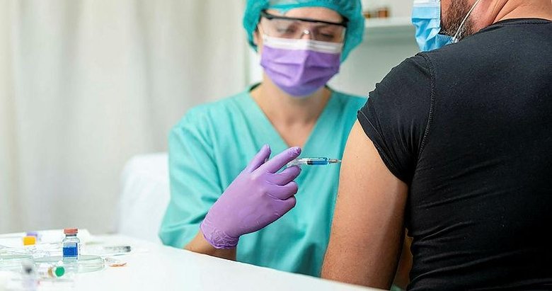 Koronavirüs aşısı ile grip aşısı arasında 14 gün önerisi