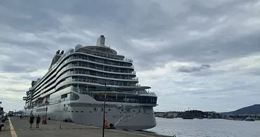 Lüks kruvaziyer Bodrum’a yanaştı