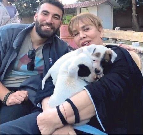 Depremzedelere Sezen Aksu morali