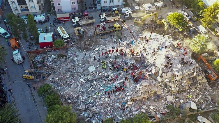 İzmir depreminde 30 kişiye mezar olmuştu! 2 belediye çalışanlarına hapis istemi