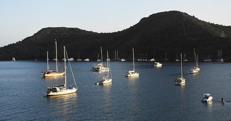 El değmemiş koyların milyon dolarlık misafirleri denizlere renk kattı