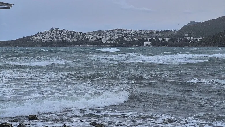 BODRUM’DA SON DAKİKA: Feribot seferleri iptal edildi
