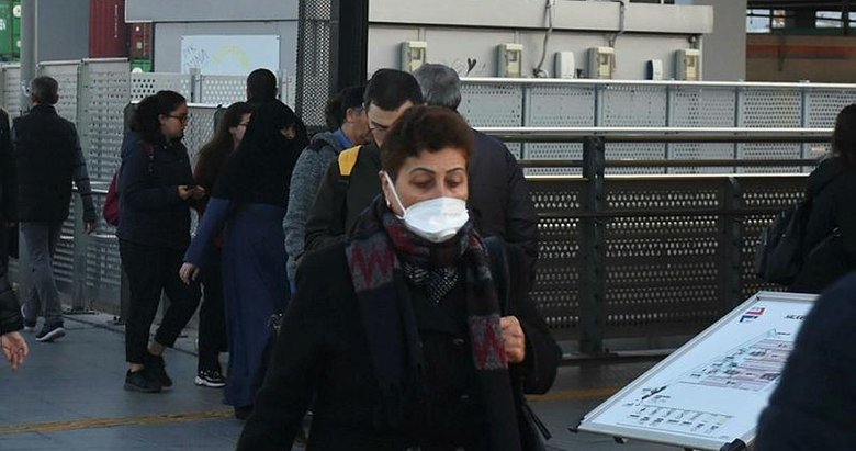 İzmirlilerden maskeli ’koronavirüs’ önlemi