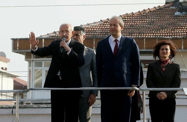CHP'li Avcılar Belediyesi 'kardeş belediye' Geyikli'yi AK Parti kazanınca verdiği araçları geri aldı