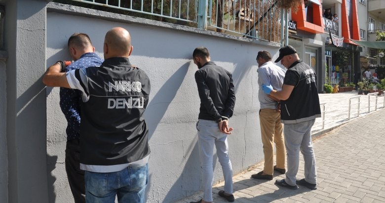 Denizli’de Huzurlu Okul denetimleri! 3 kişi yakalandı