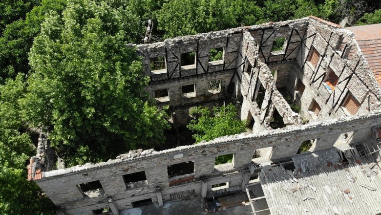 Denizli’de tarihi yapı bakımsızlıktan harabeye döndü