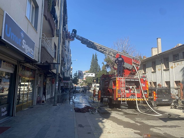 Güldeniz, misafirliğe gittiği evde çıkan yangında öldü