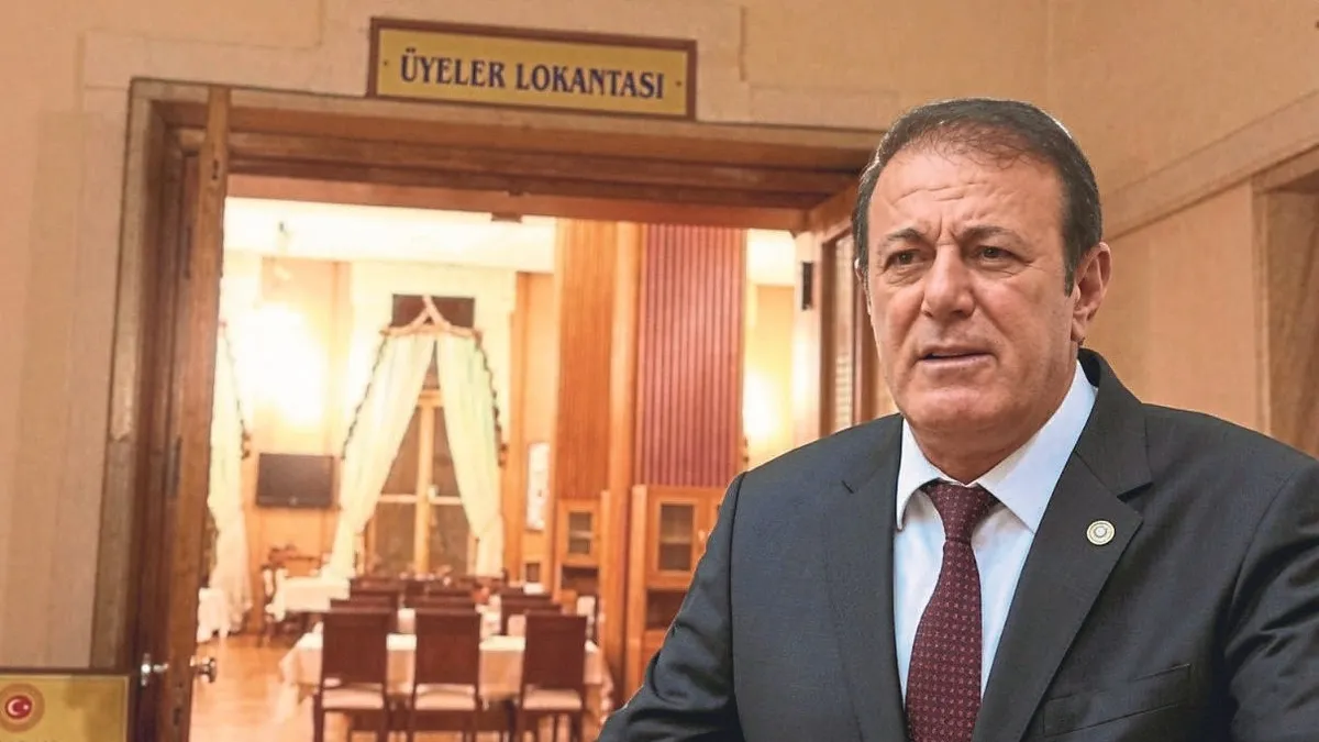 CHP'li Aydın Milletvekili garsona bıçak salladı