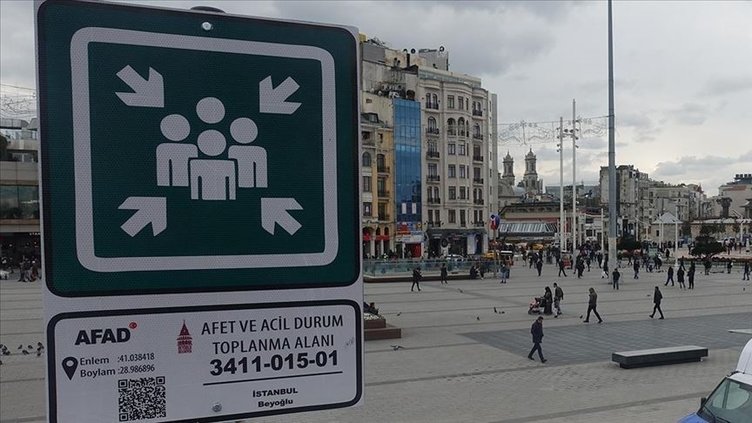 İzmir’de olası afet durumları için kaç toplanma alanı var? Belirlenen toplanma alanları nereden öğrenilir?