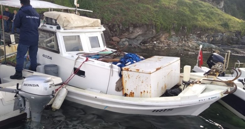 Muğla’da fırtınada teknesi kıyıya vuran balıkçı kayboldu