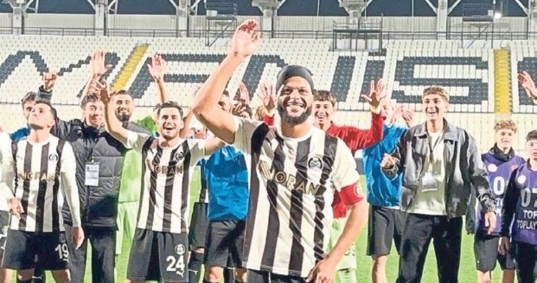 Manisa evinde Sivas önünde