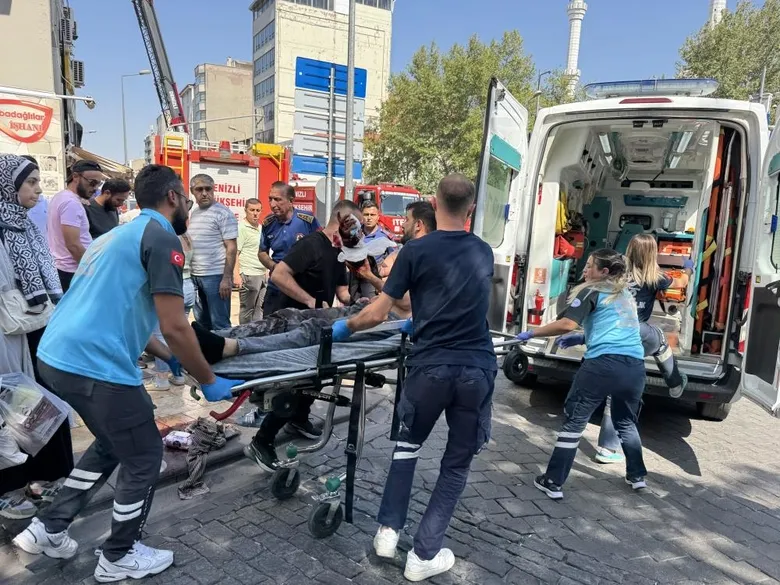 Denizli’de tarihi çarşı alevlere teslim oldu! Faciadan son anda dönülürken bir işçi yaralandı