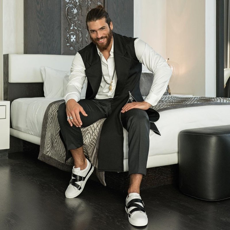 can yaman sakalsız ile ilgili görsel sonucu