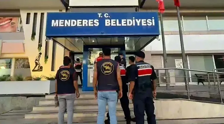 izmirdeki-yolsuzlugu-ses-kayitlari-ortaya-cikardi-imar-skandalinda-taksitli-rusvet-iddiasi-1785997679992.jpeg