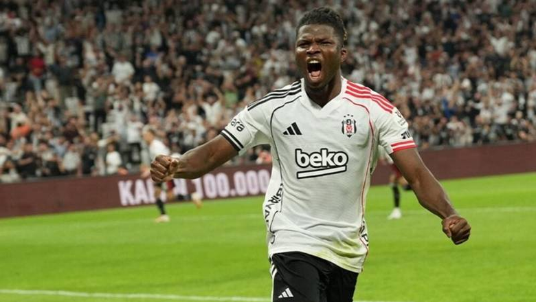 transferde-dev-kapisma-eski-besiktasli-golcu-fenerbahce-formasi-giymeye-yakin-1781092247624.png