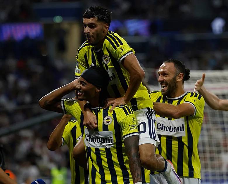 fenerbahce-ve-galatasarayin-rakipleri-netlesti-1787850824384.png