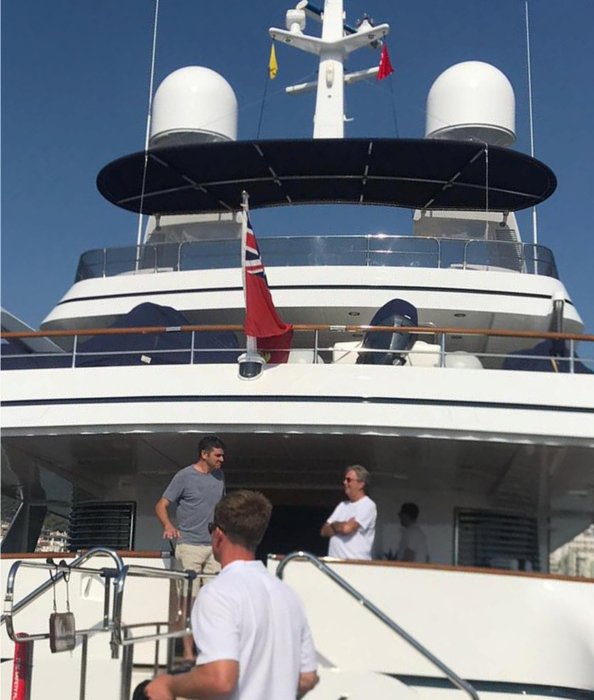 Dünyaca ünlü gitarist Eric Clapton Aydın Kuşadası’na geldi! Köpeğinin ölüm haberini alınca...