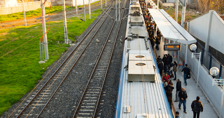 İZBAN trenlerinin bakımını kim yapıyor?