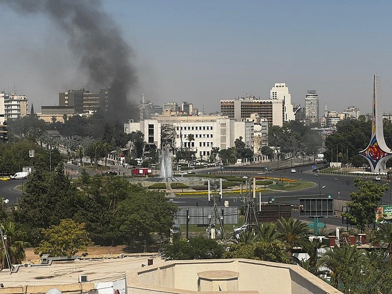 Soykırımcı İsrail Suriye’ye saldırdı! Genelkurmay ve Cumhurbaşkanlığı hedef alındı