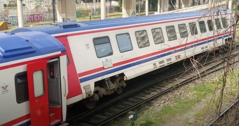 İzmir’de korkunç dakikalar! Vagon raydan çıktı