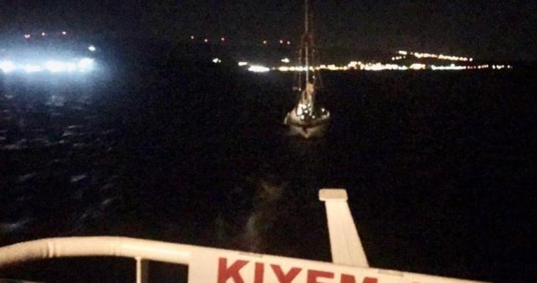 Çanakkale açıklarında sürüklenen teknedeki 2 kişi kurtarıldı