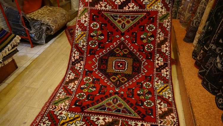 5 asırlık göz nuru; Çanakkale halısı... Metrekaresi bin lira!