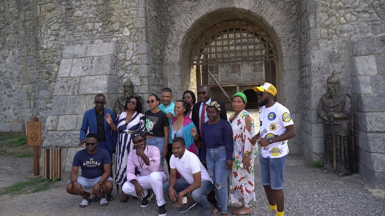 Angola Mozambik’li izleyiciler Kuruluş Osman setini ziyaret etti